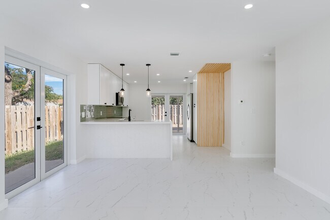 Cocina abierta - 9826 SW 222nd Terrace