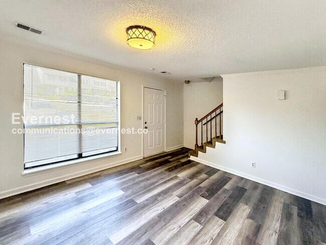 Foto del edificio - 5521 St James St