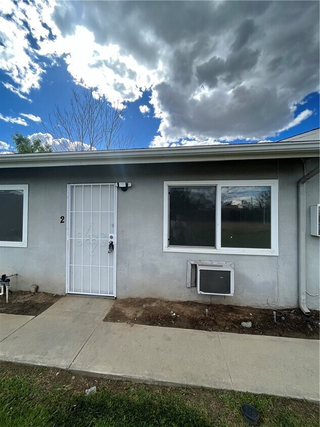 21808 Walnut Ave, Grand Terrace, CA 92313 Room for Rent in Grand