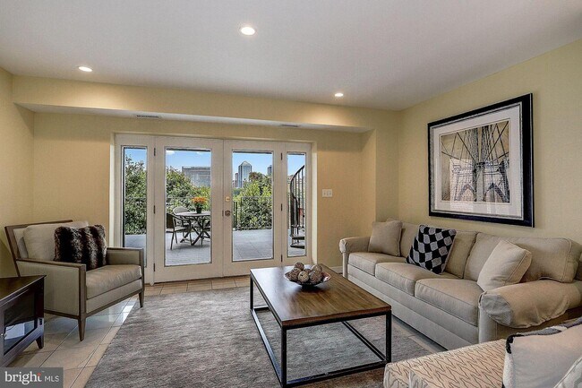 Foto del edificio - 3604 Prospect St NW
