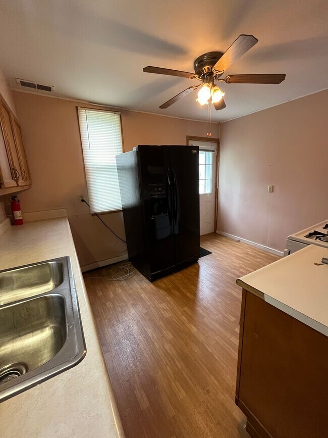 Foto del edificio - 2 Bed, 1 Bath Single Family House in East ...