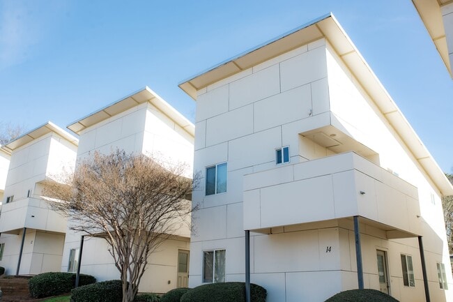 Building Photo - 1030 Dr Martin Luther King Pky