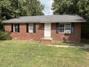 Building Photo - 914 Monroe Ave