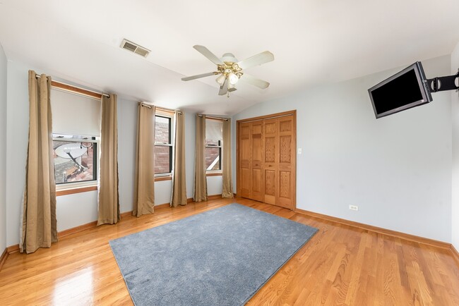 Building Photo - 5408 S Merrimac Ave