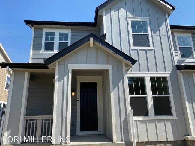 Building Photo - 3 br, 2.5 bath House - 440 Olympia Ave.