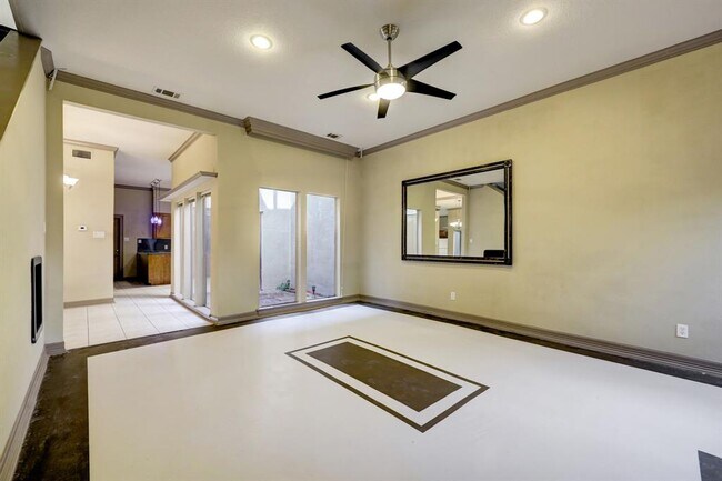 Foto del edificio - 3158 W Holcombe Blvd