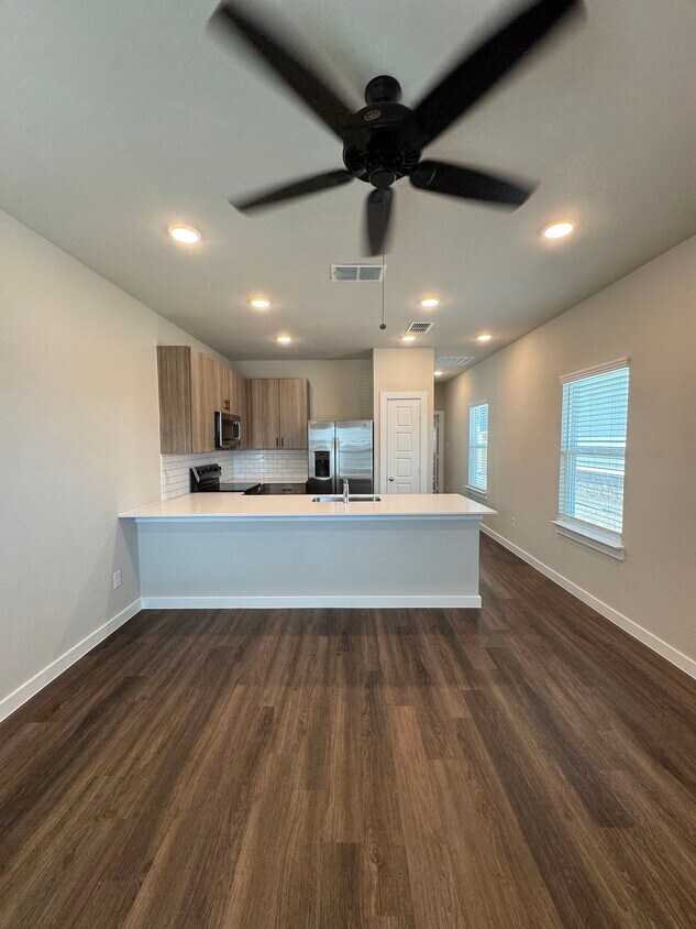 Foto principal - 1127 Eloise Dr