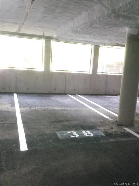 Foto del edificio - 100 Richards Ave