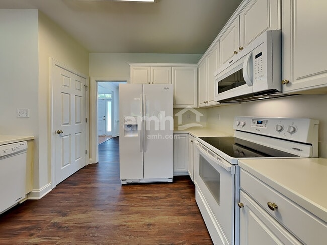 Foto del edificio - 2402 Clovelly Ct