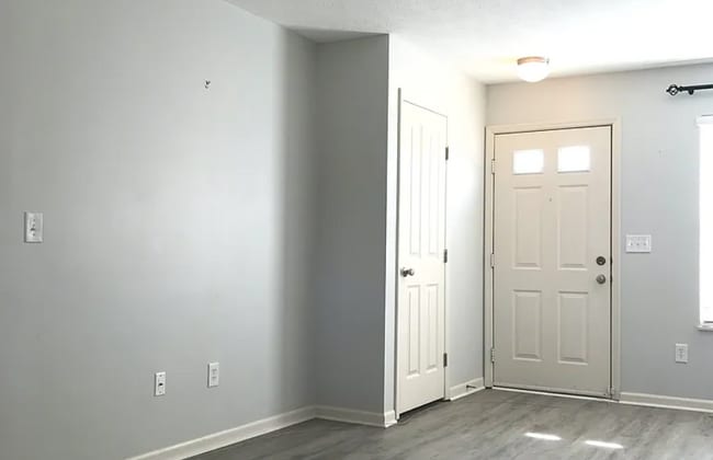 Building Photo - 2680 Sawmill Reserve Dr