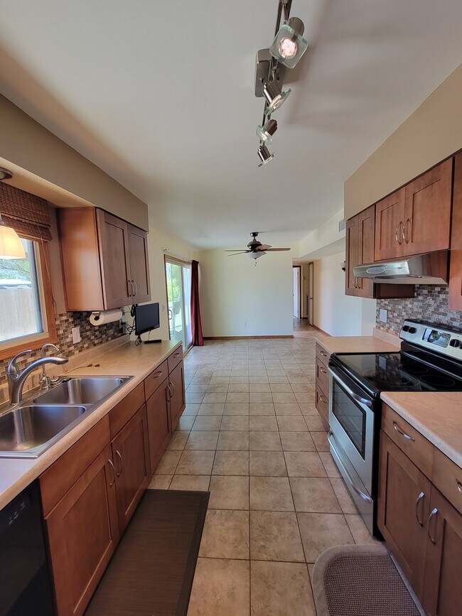 8611 E Calle Bogota, Tucson, AZ 85715 House Rental in Tucson, AZ