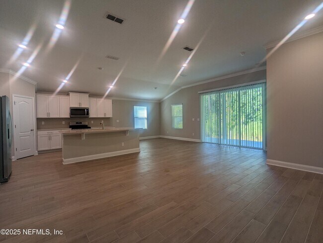 Building Photo - 116 Zancara St