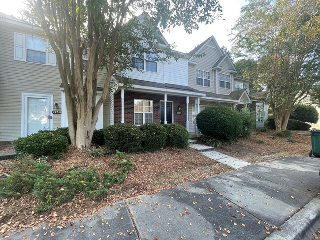 Adorable 2 bedroom 2.5 bathroom townhome |... - Adorable 2 bedroom 2.5 bathroom townhome |...