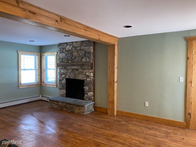 Building Photo - 3 br, 1 bath House - 1189 Quarry Hill Road