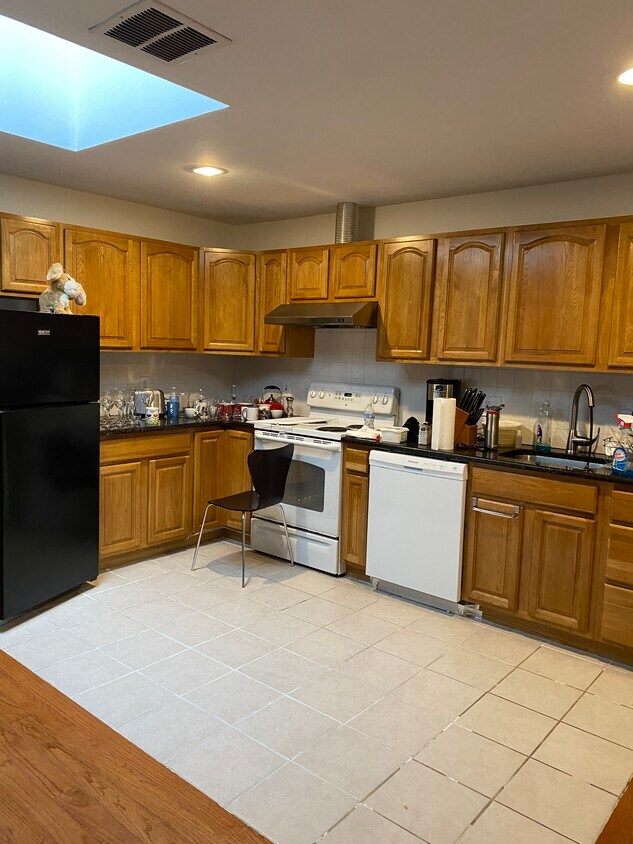 Foto principal - 740 South St