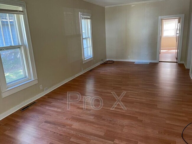 Foto del edificio - 424 E 21st St