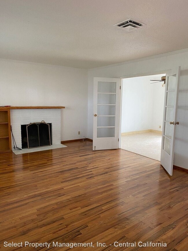 Building Photo - 3 br, 1.5 bath House - 2522 Jasmine Avenue