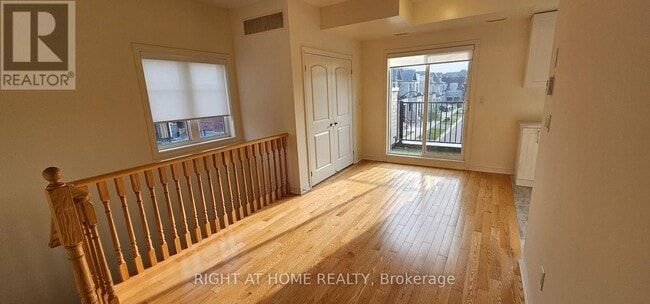 Building Photo - 9430 Bayview Ave
