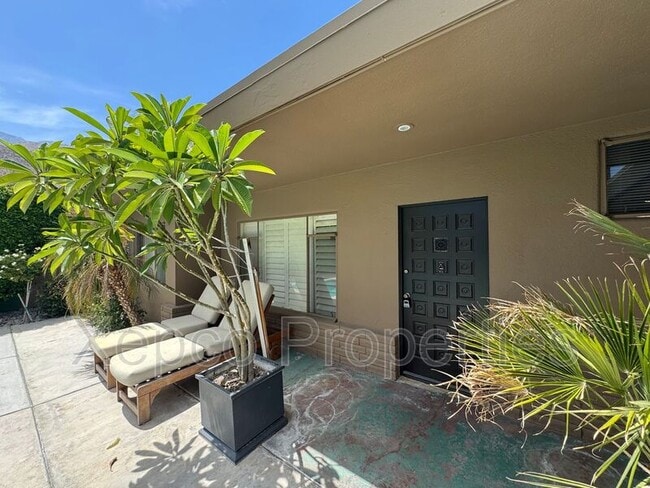 Building Photo - 430 Avenida Ortega