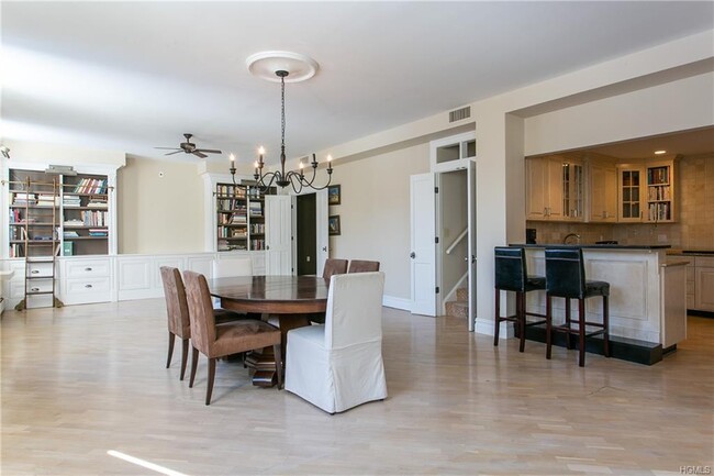 Foto del edificio - 341 Furnace Dock Rd