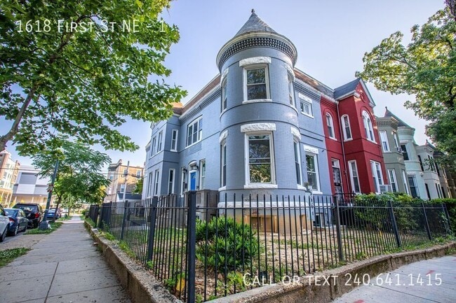 Building Photo - 1618 1st St NE