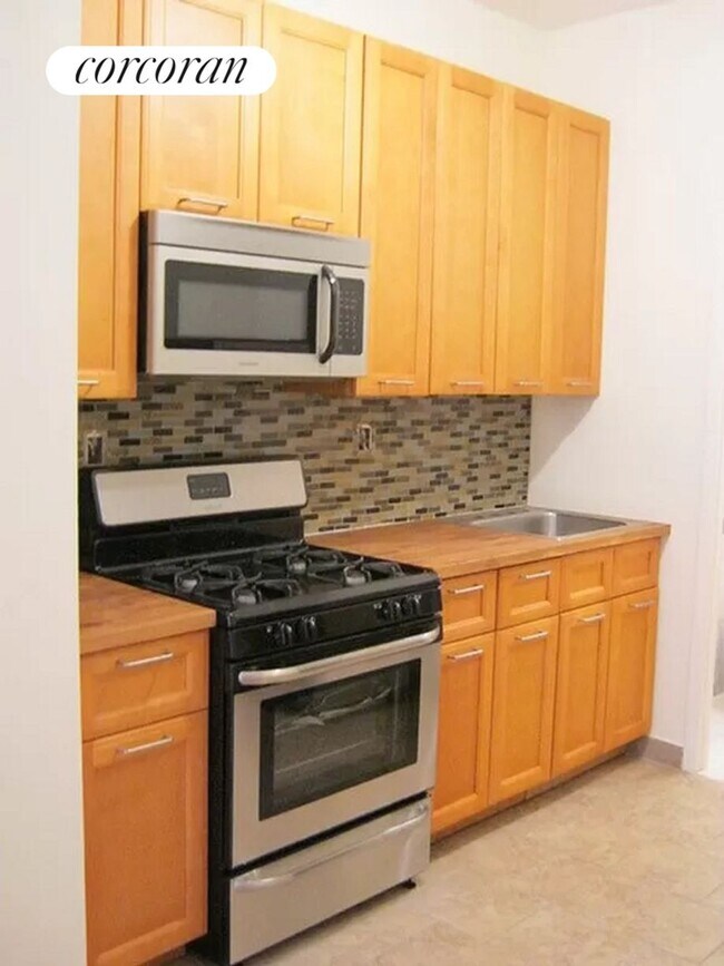 Building Photo - 613 W 138th St