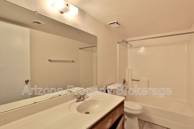 Foto del edificio - 6220 E Greenway St