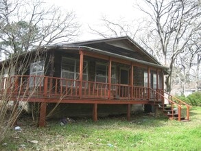 Building Photo - 169 Pine Song