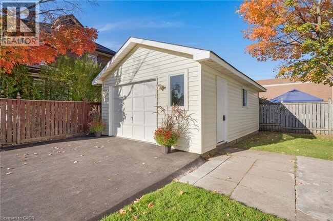 Building Photo - 7 Frederick St S