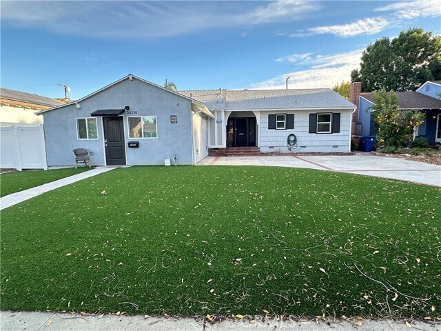 Primary Photo - 20232 Mobile St