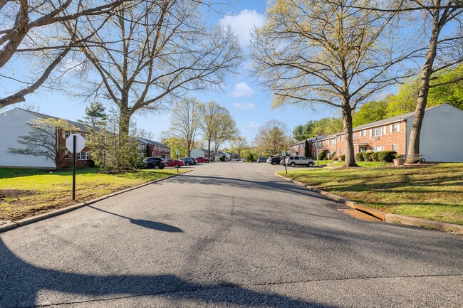 Building Photo - Parkside Apartments