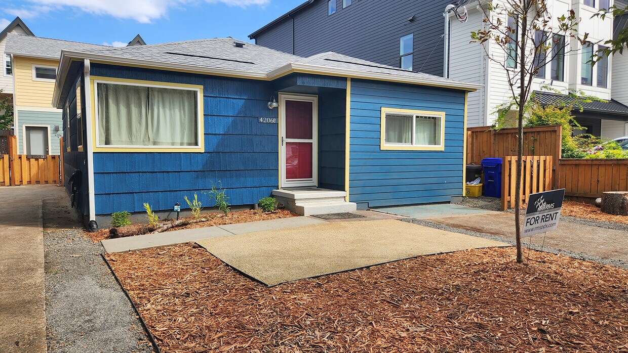 Foto principal - 4206 NE Cleveland Ave