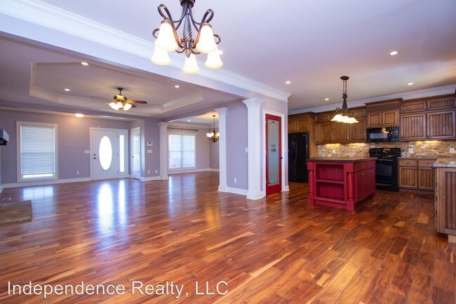 Building Photo - 4 br, 3 bath House - 114 Genesis Drive
