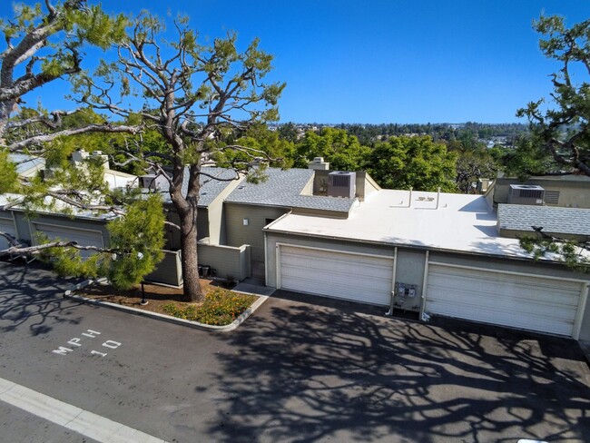Building Photo - 15766 Midwood Dr