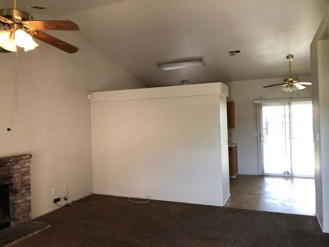 Building Photo - Ceres Nice 3 Bedroom 2 Bathroom Home