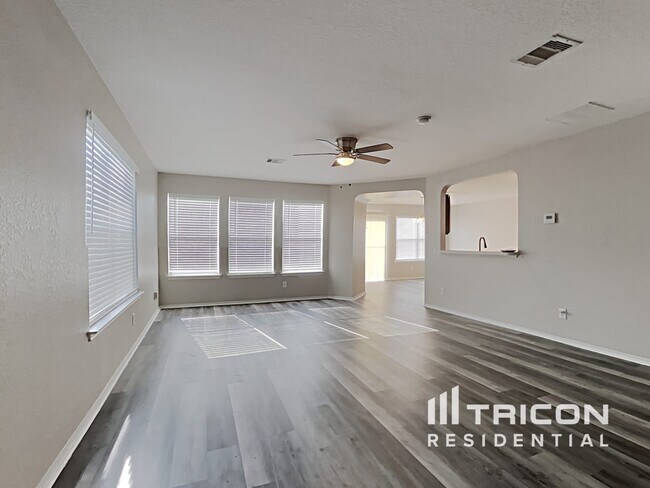 Building Photo - 8614 Sierra Springs Converse TX