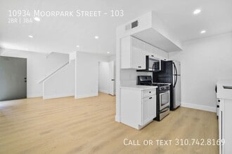 Building Photo - 10934 Moorpark St