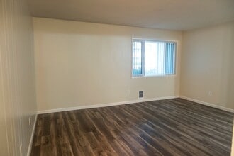 Building Photo - 2010 NE Schuyler St