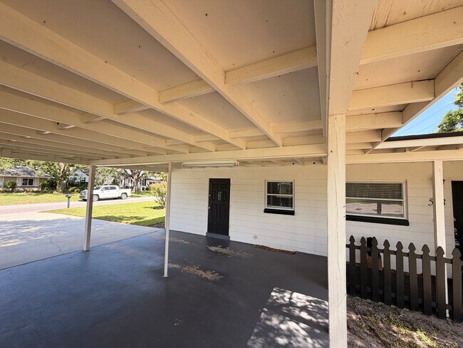 Foto del edificio - Modern Updated 3/2 in Winter Park Estates
