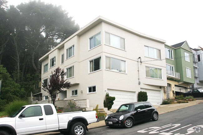 Building Photo - 192 Seal Rock Dr