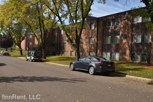 Building Photo - 55 Hyacinth Ave W