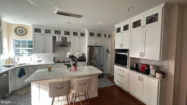 Building Photo - 21355 Fernbrook Ct