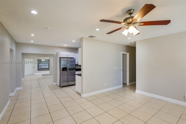 Foto del edificio - 1761 NE 170th St