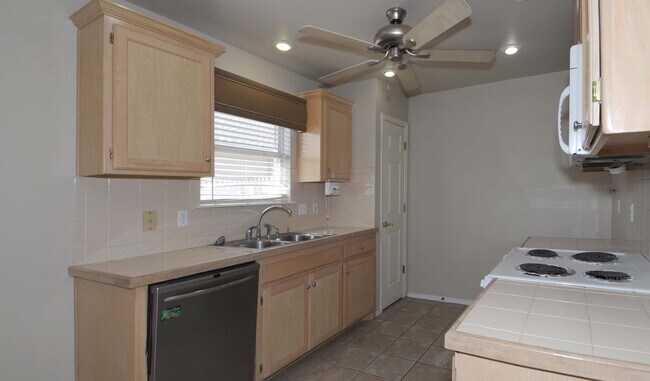 Foto del edificio - 6203 S Leigh St