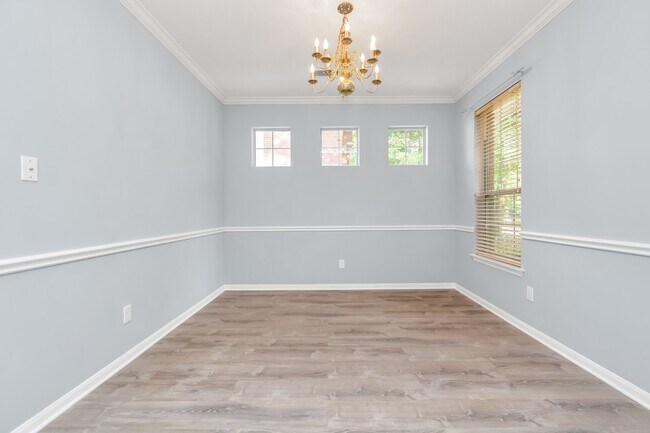 Foto del edificio - 19 Long Springs Pl