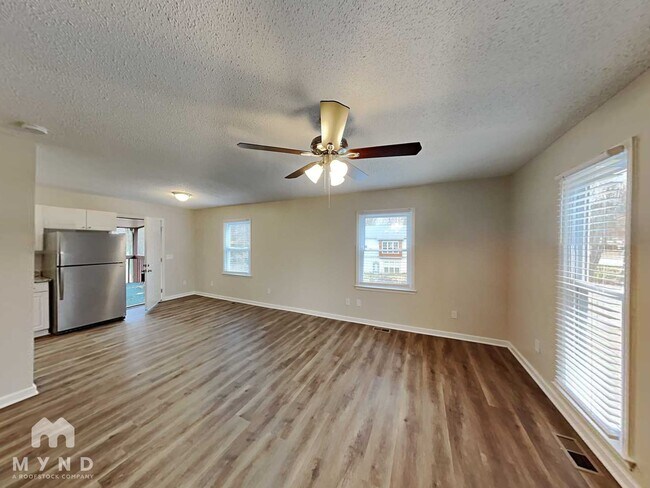 Foto del edificio - 400 Miller Rd