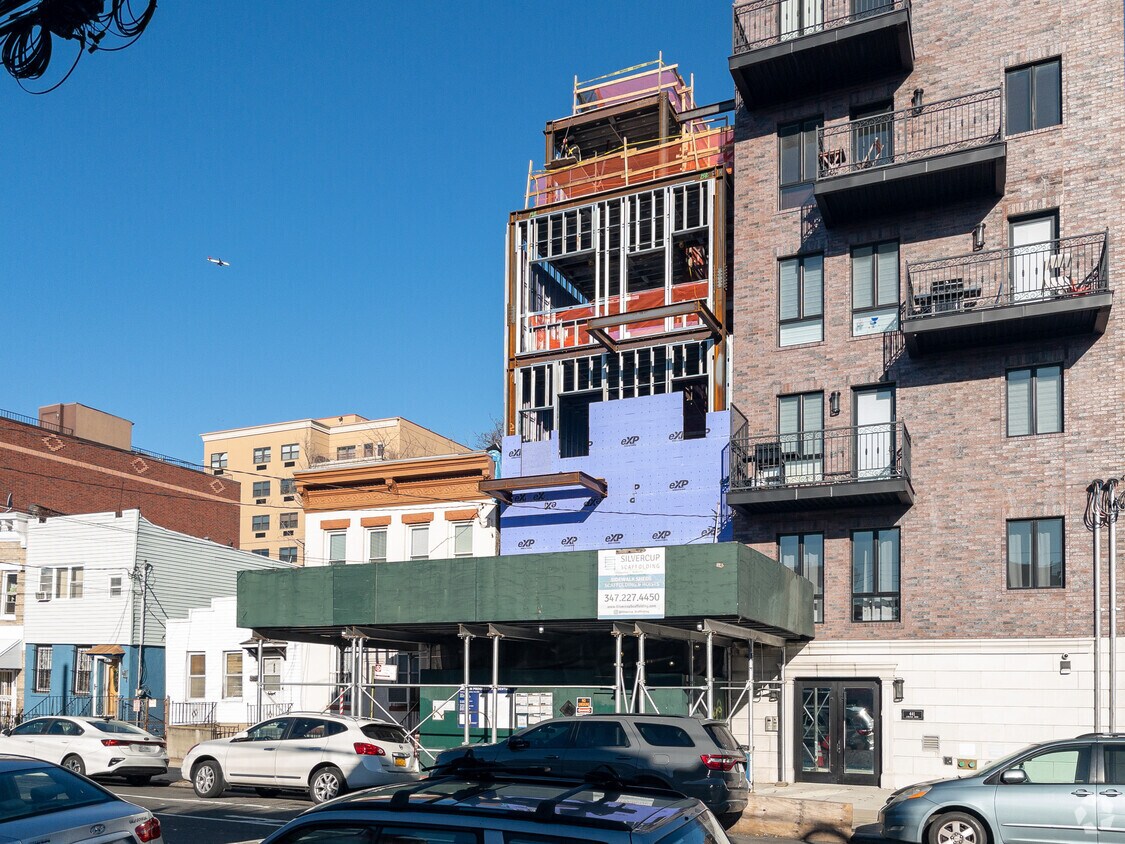 Primary Photo - 439 Lincoln Rd