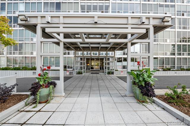 Building Photo - 3100 E Cherry Creek S Dr