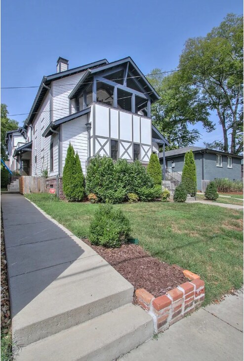 Primary Photo - "Charming 3-Bed Home with fenced yard, and...