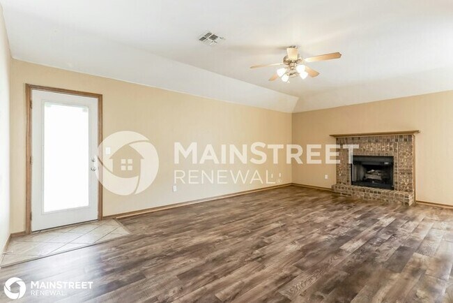 Foto del edificio - 2200 Cowan Pl, Moore, OK 73160